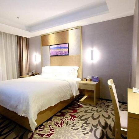 Lavande Hotel Foshan Yiwu Commodities City Екстер'єр фото